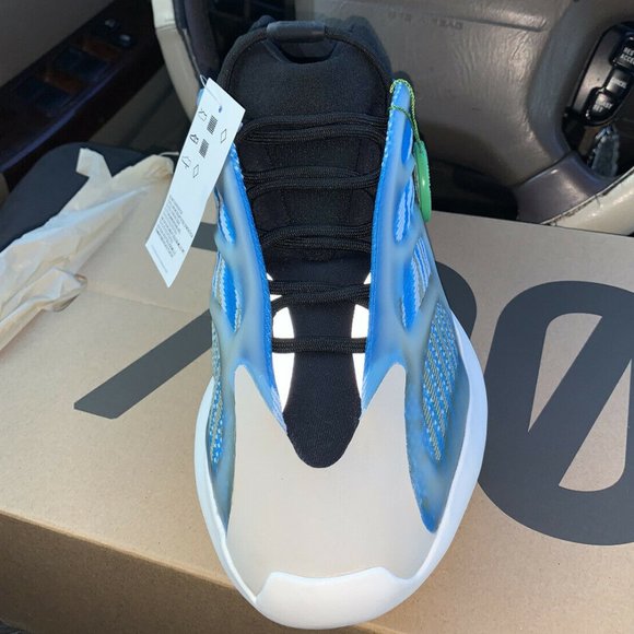 Adidas Yeezy 700 V3 Arzareth